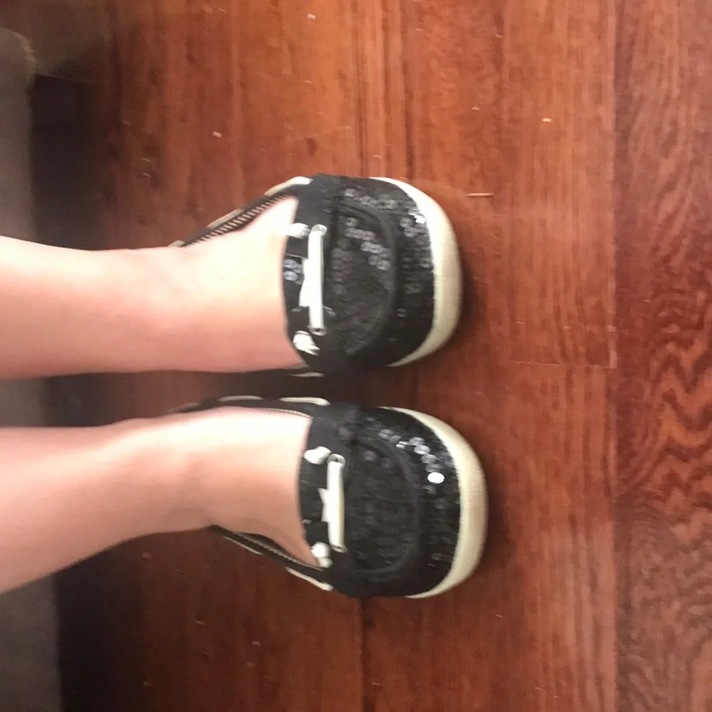 GREAT UC ARIZONA Women’s black and white slip on